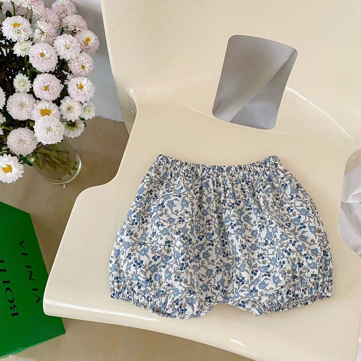 Lace Collar White Top & Blue Floral Shorts
