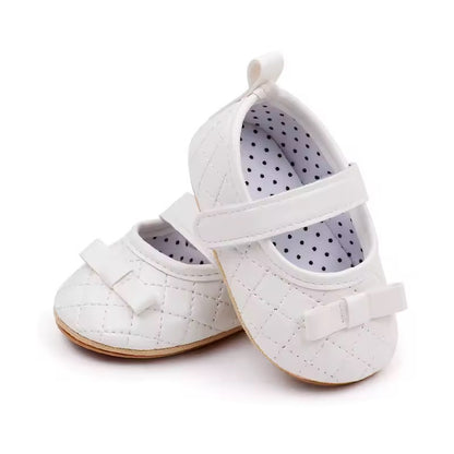 Elegant Quilted off-White Baby Shoes with Front Bow