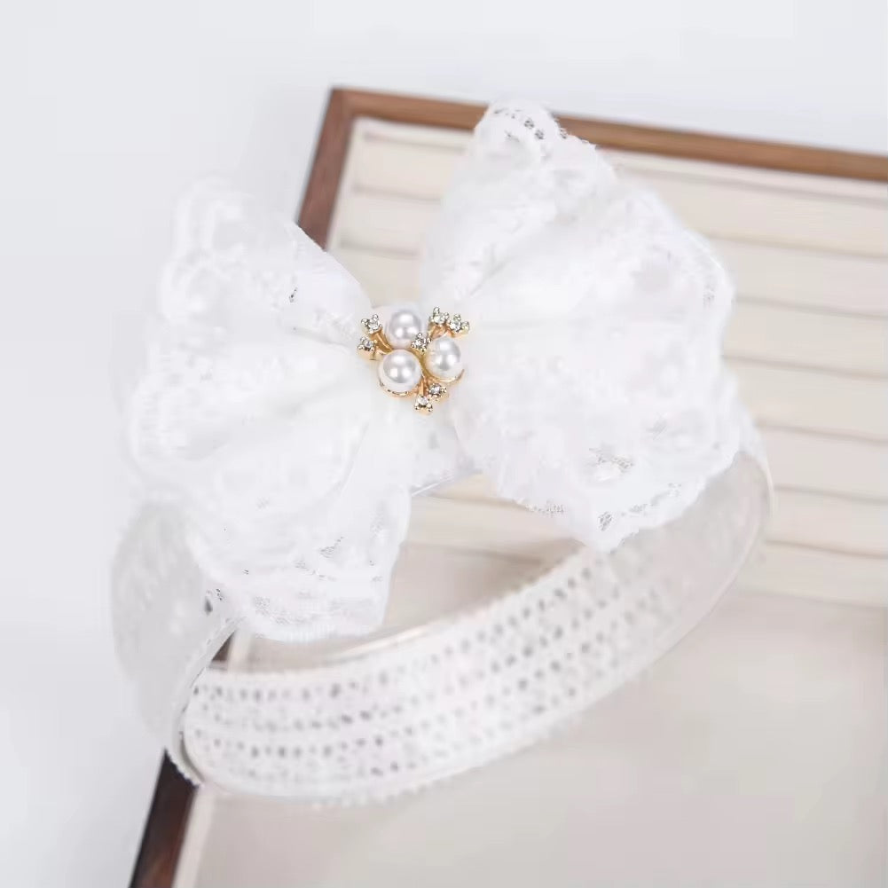 Safe Baby Lace Headband – White Floral Bow with Pearl Accent