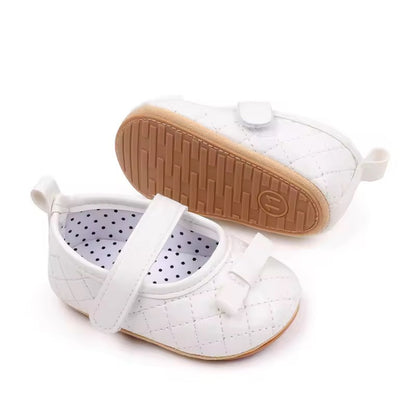 Elegant Quilted off-White Baby Shoes with Front Bow